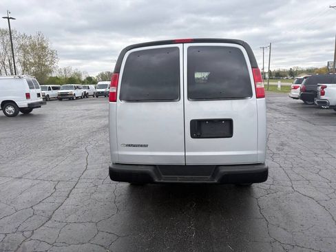 Used 2017 Chevrolet Express 3500 LS RWD image 5