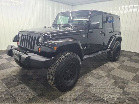 Used 2012 Jeep Wrangler Unlimited Sahara AWD/4WD image 4
