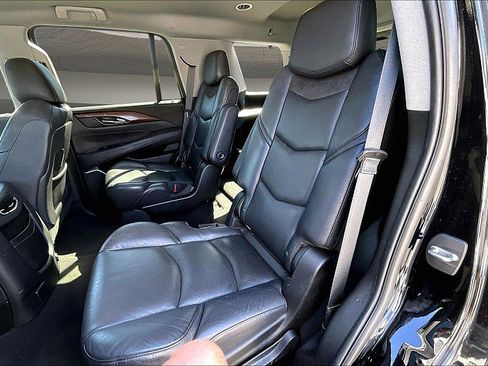 Used 2019 Cadillac Escalade 2WD image 26