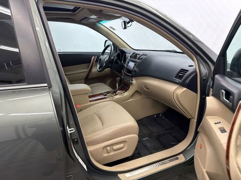 Used 2013 Toyota Highlander Limited image 14