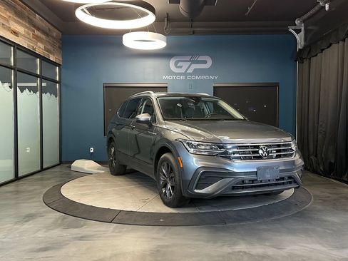 Used 2023 Volkswagen Tiguan SE AWD/4WD image 1