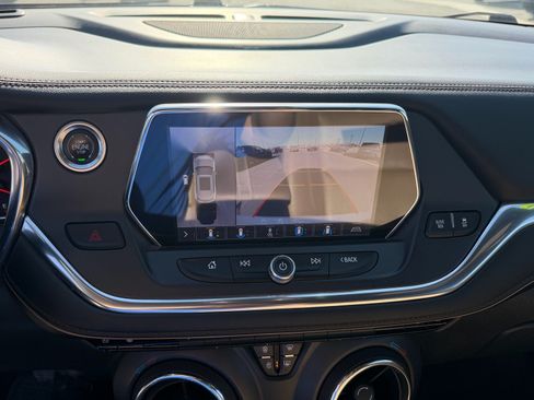 Used 2019 Chevrolet Blazer Premier w/ Sun and Wheels Package FWD image 11