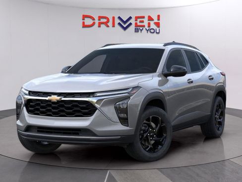New 2026 Chevrolet Trax LT image 8