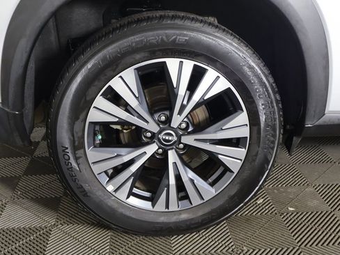 Used 2022 Nissan Rogue SV image 19