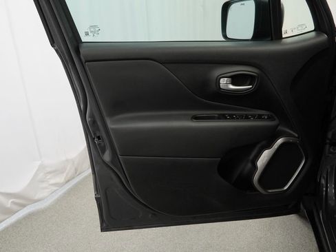 Used 2023 Jeep Renegade Latitude AWD/4WD image 41
