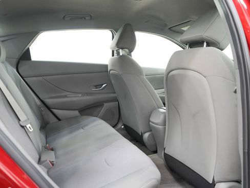 Certified 2023 Hyundai Elantra SE FWD image 11