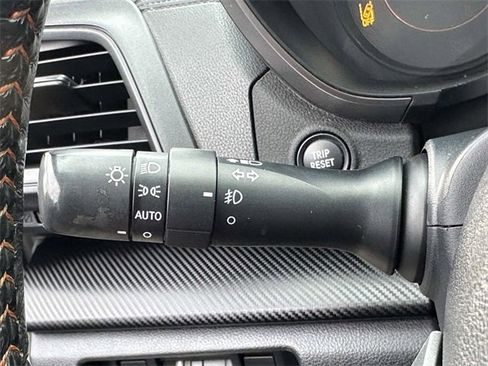 Used 2018 Subaru Crosstrek 2.0i Premium image 28