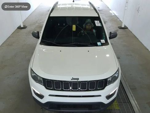 Used 2021 Jeep Compass Latitude FWD image 4