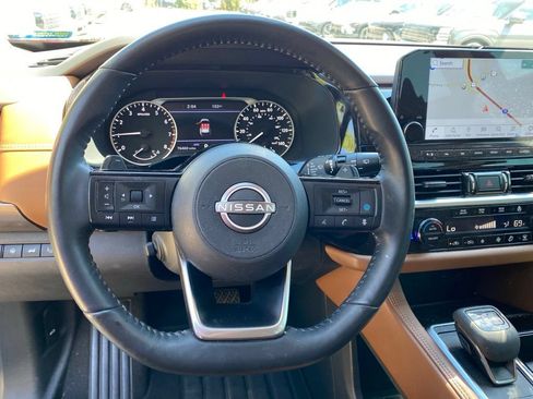 Used 2022 Nissan Pathfinder Platinum w/ Cargo Package AWD/4WD image 8