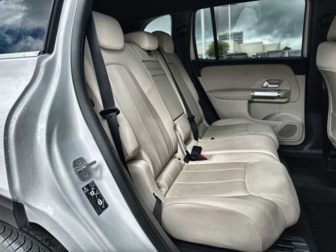 Used 2025 Mercedes-Benz GLB 250 image 19