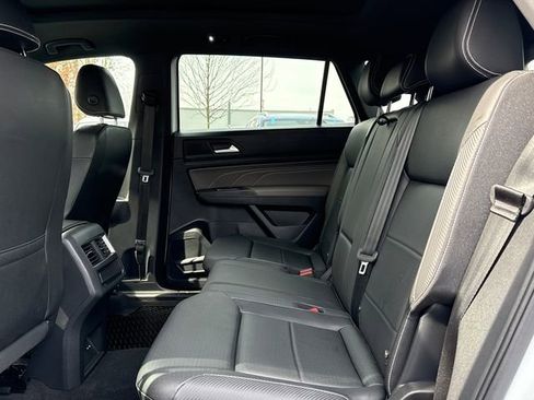 Certified 2023 Volkswagen Atlas Cross Sport SEL R-Line image 25