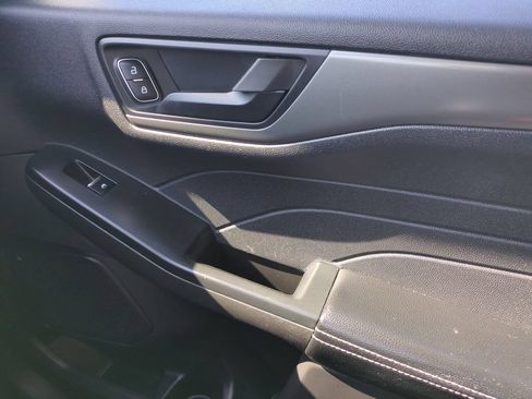 Used 2025 Ford Escape Active AWD/4WD image 30