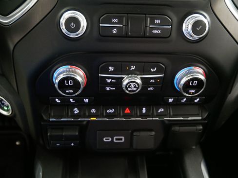 Used 2021 GMC Sierra 1500 AT4 w/ AT4 Preferred Package AWD/4WD image 23