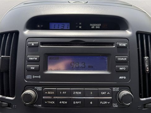 Used 2010 Hyundai Elantra GLS FWD image 9