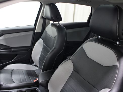 Used 2022 Volkswagen Taos SEL AWD/4WD image 4