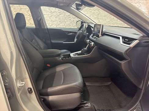 Used 2021 Toyota RAV4 XLE Premium AWD/4WD image 11
