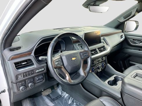 Used 2023 Chevrolet Suburban High Country w/ Advanced Technology Package AWD/4WD image 9