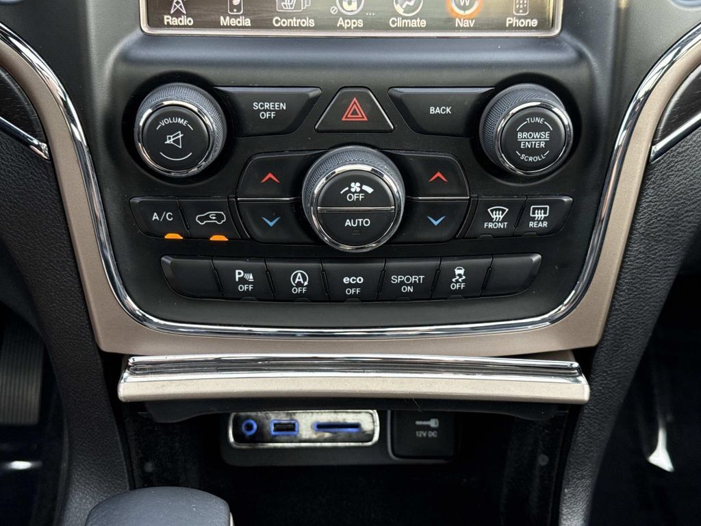 Used 2017 Jeep Grand Cherokee Limited w/ Luxury Group II AWD/4WD image 7