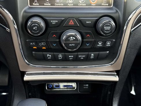 Used 2017 Jeep Grand Cherokee Limited w/ Luxury Group II AWD/4WD image 7