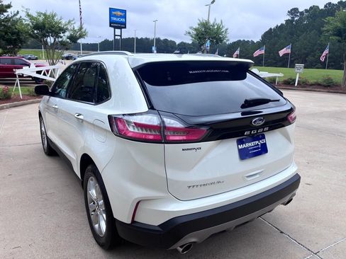 Used 2021 Ford Edge Titanium FWD image 12