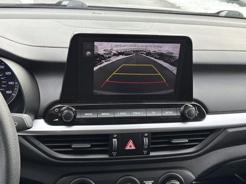 Used 2023 Kia Forte LXS w/ LXS Technology Package image 19