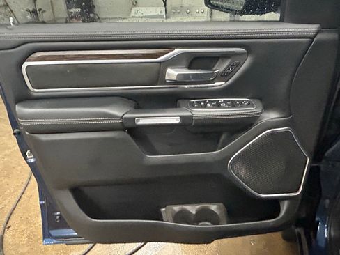 Used 2020 RAM 1500 Laramie AWD/4WD image 10