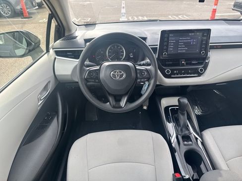 Used 2020 Toyota Corolla LE image 11