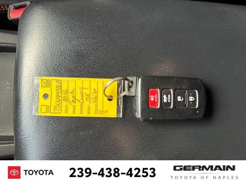 Used 2016 Toyota Camry SE image 23