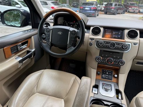 Used 2016 Land Rover LR4 HSE LUX AWD/4WD image 17