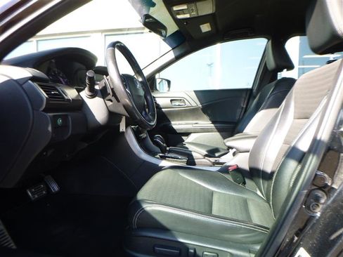 Used 2016 Honda Accord Sport image 5