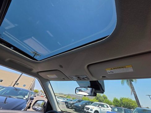 New 2025 Hyundai Venue SEL image 12