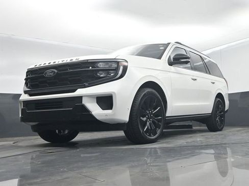 Certified 2025 Ford Expedition Platinum w/ Stealth Appearance Package AWD/4WD image 52