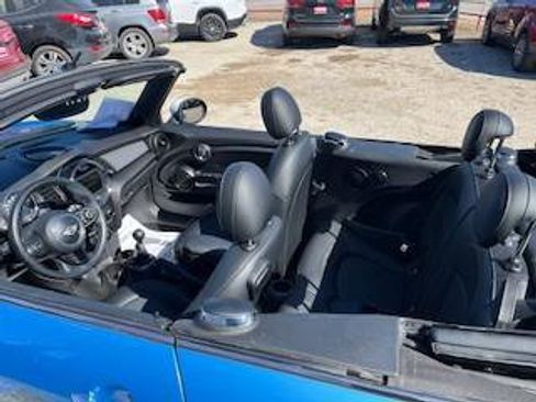 Used 2017 MINI Cooper Convertible image 33