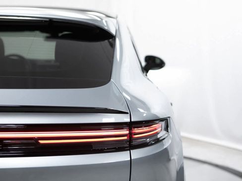 Used 2025 Porsche Cayenne S AWD/4WD image 40