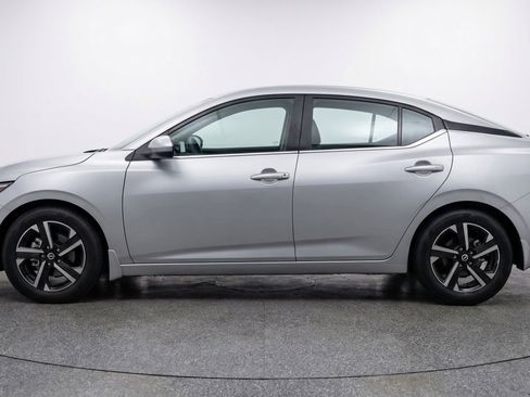 Used 2025 Nissan Sentra SV FWD image 5