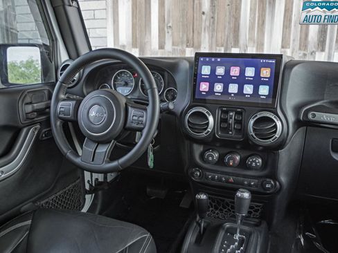 Used 2015 Jeep Wrangler Unlimited Sahara AWD/4WD image 14