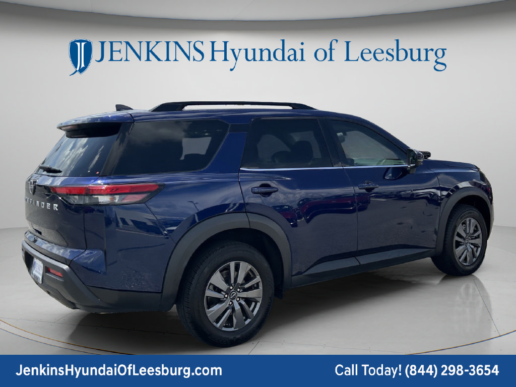 Used 2025 Nissan Pathfinder SV FWD image 5