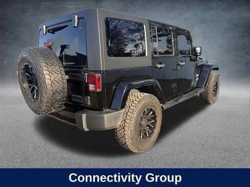 Used 2017 Jeep Wrangler Unlimited Sahara w/ Connectivity Group image 9