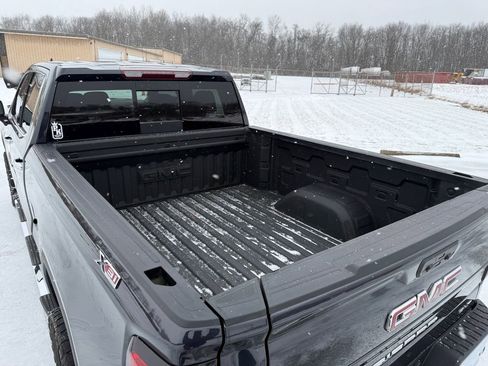 Used 2022 GMC Sierra 1500 SLT w/ SLT Premium Plus Package image 11