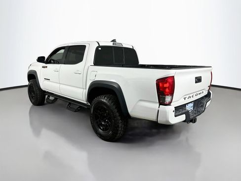 Used 2016 Toyota Tacoma TRD Off-Road w/ Premium & Technology Package RWD image 5