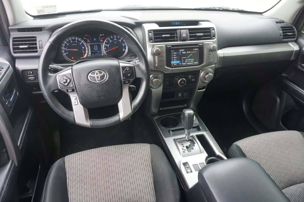 Used 2018 Toyota 4Runner SR5 AWD/4WD image 5