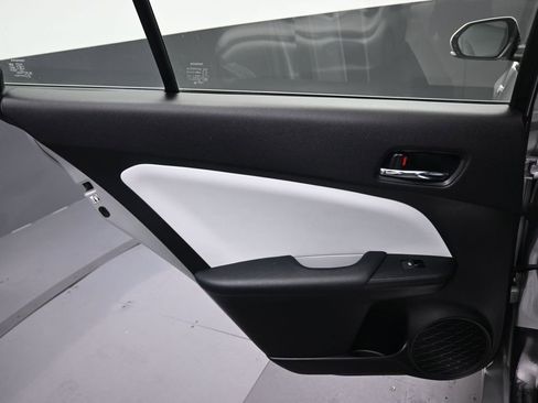 Used 2017 Toyota Prius Prime Premium FWD image 28