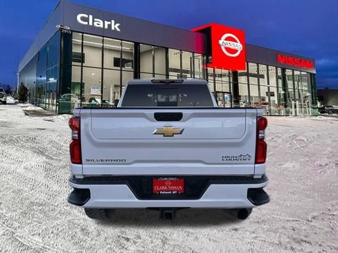 Used 2024 Chevrolet Silverado 3500 High Country w/ High Country Premium Package image 6