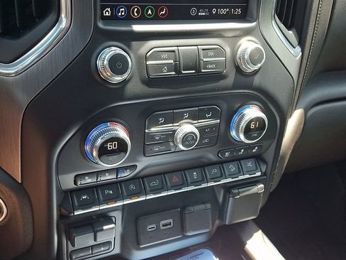 Used 2020 GMC Sierra 1500 Denali w/ Denali Ultimate Package AWD/4WD image 22