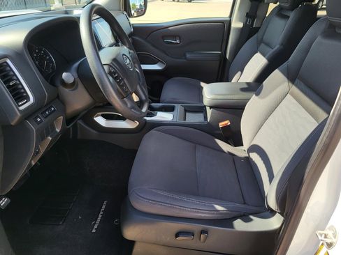 Used 2022 Nissan Frontier SV AWD/4WD image 21