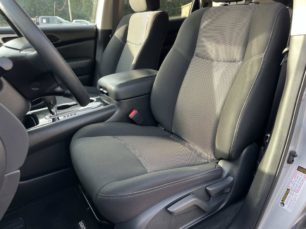 Used 2020 Nissan Pathfinder S FWD image 29