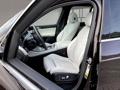 Used 2023 BMW X5 xDrive40i w/ Premium Package AWD/4WD image 21