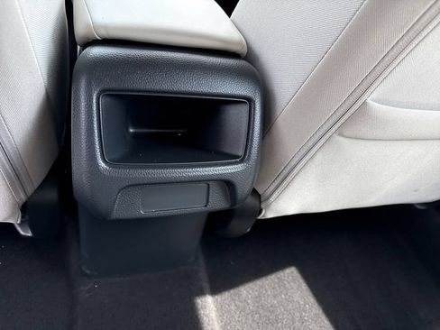 Certified 2025 Honda HR-V LX image 21