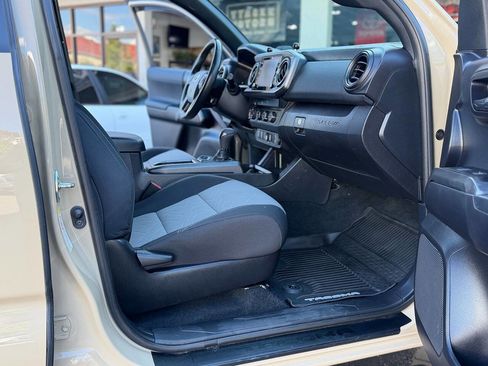 Used 2020 Toyota Tacoma TRD Off-Road w/ Technology Package AWD/4WD image 99