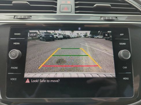 Used 2024 Volkswagen Tiguan SE R-Line FWD image 39
